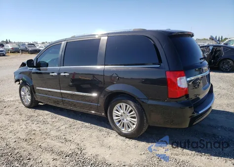 2015 Chrysler Town & Country Limited z USA, uszkodzony, nr VIN 2C4RC1JG8FR698209